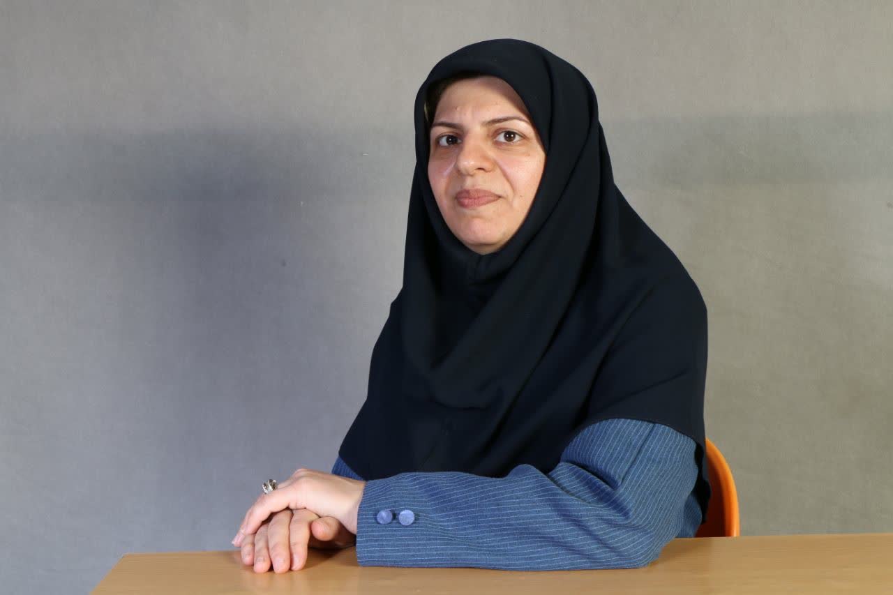 مربی قصه گویی