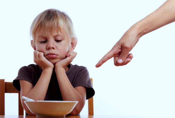 روش های اشتباه والدین در وادار کردن کودک به انجام کاری