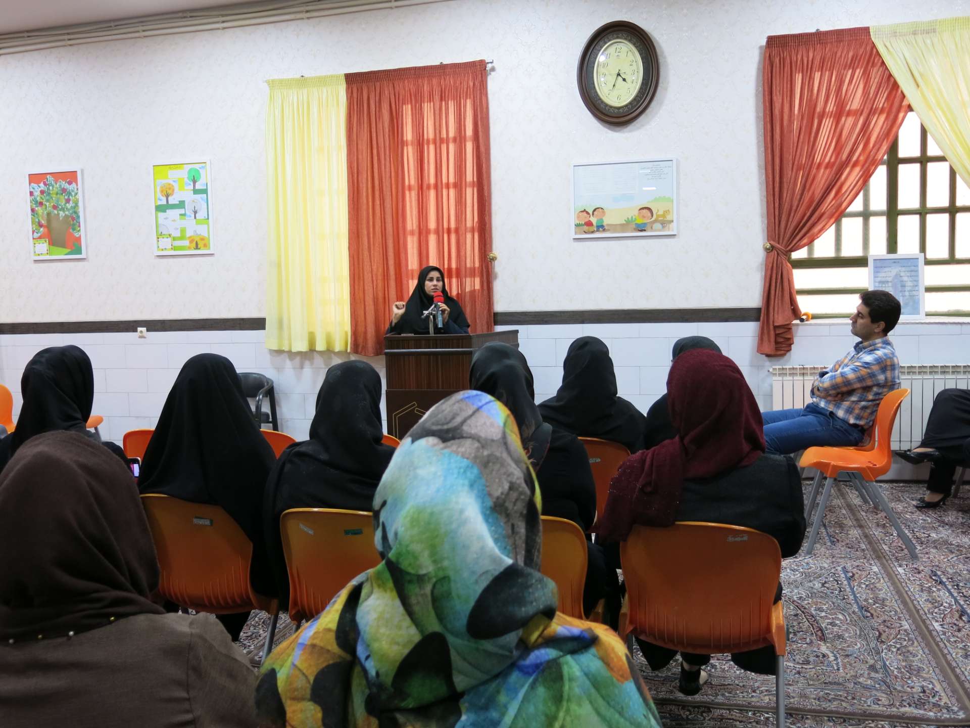 جلسه آموزش خانواده